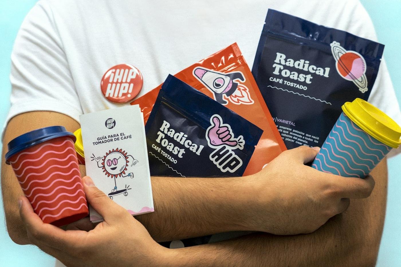 Packaging, vasos y bolsas de café con una identidad de marca coherente en todos los soportes